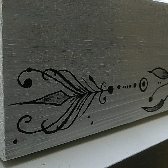 Hand painted Arrow Decoration By Me - Picture 2 of 2